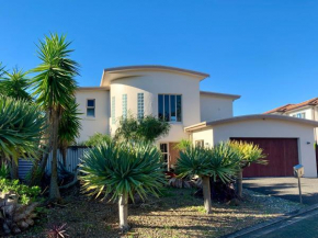 Amazing Seaview House Auckland